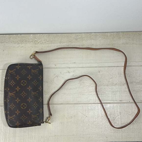 Louis Vuitton Pouch Bag Pochette Monogram - Picture 2 of 16